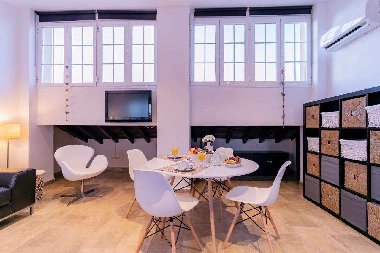-Malagasunapts-Private Terrace Penthouse Exterior foto